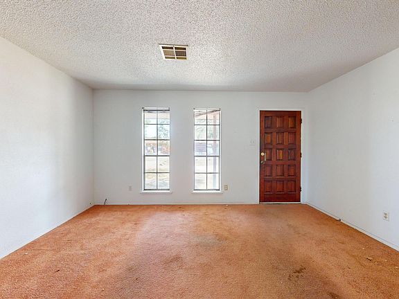 3rd image of 2665 La Luz St