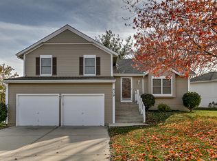 409 SE Nathan Pass, Lees Summit, MO 64063