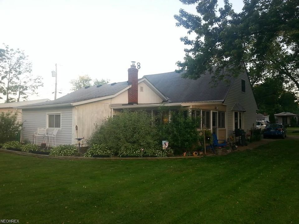 1st image of 685 Roberts St