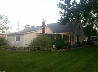 685 Roberts St, Sheffield Lake, OH 44054