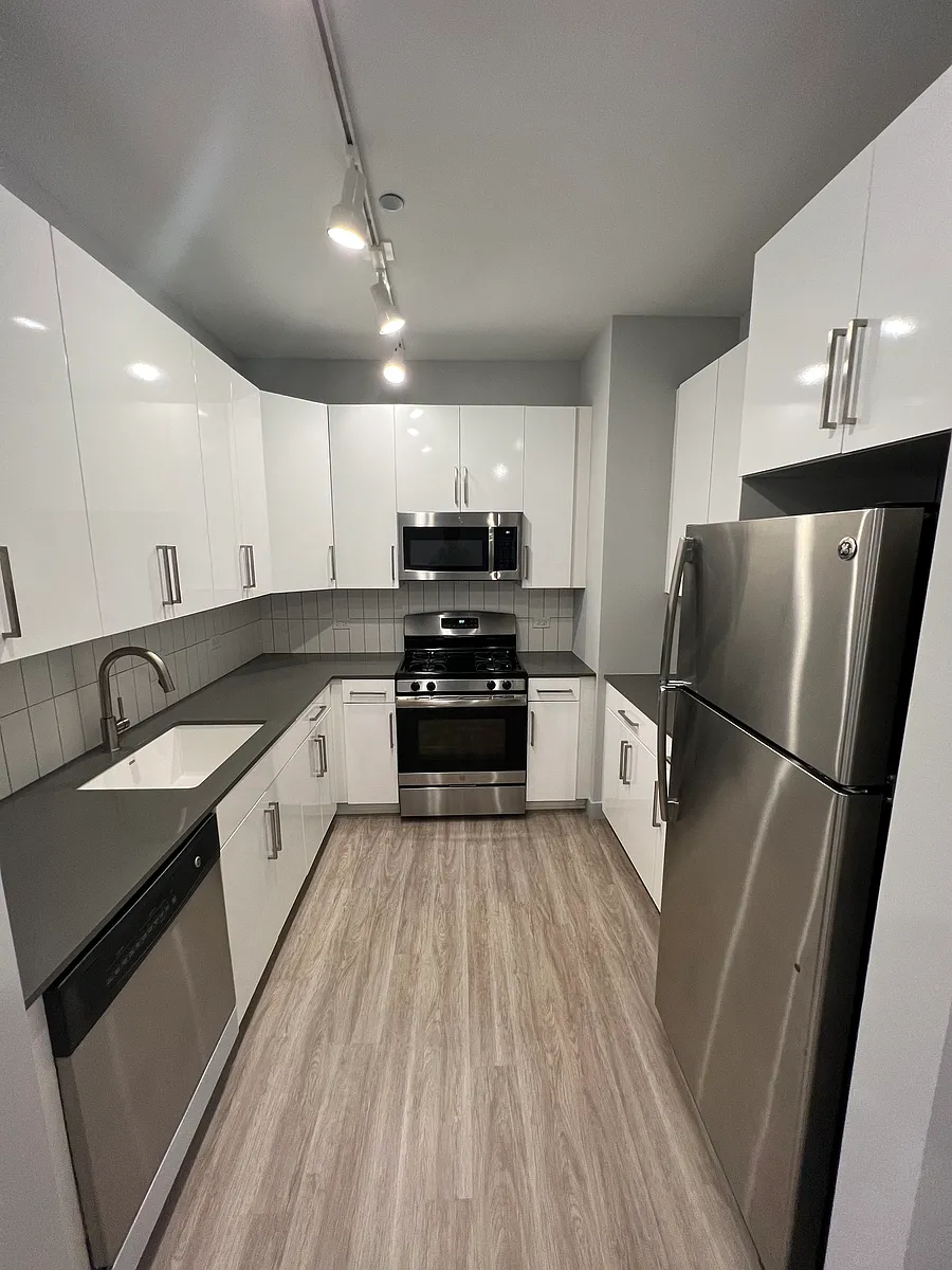 Building Photo - 331 S Wells St #612
