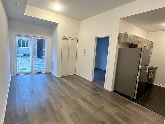 2nd image of 9 Hay Ln #1