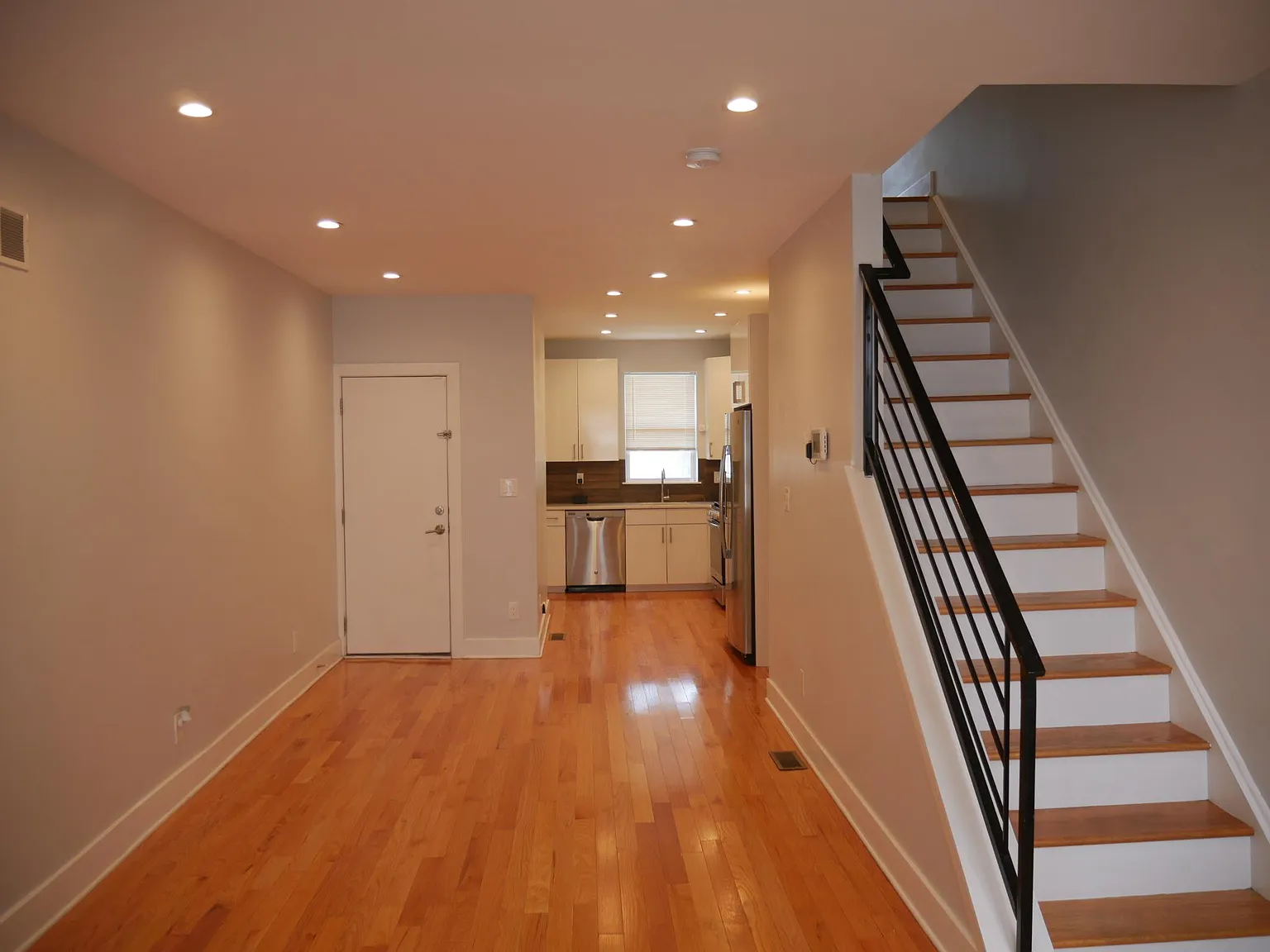 3825 Mount Vernon St — Photo 4