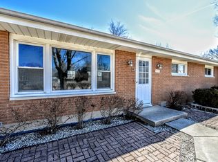 1839 Magnolia Ave, Gurnee, IL 60031