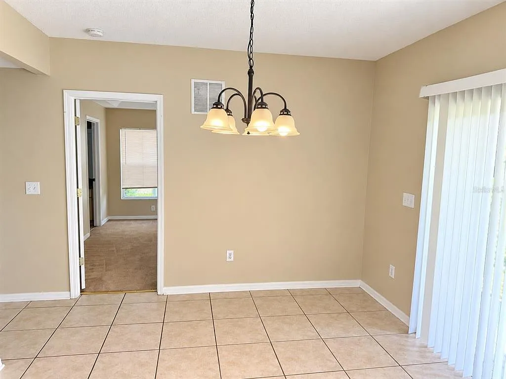 4 bed, 2.5 bath, 2063 sqft, $2,150 — Photo 4