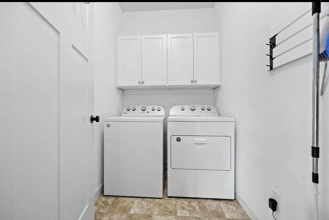 4 bed, 3279 sqft, $4,000 — Photo 1