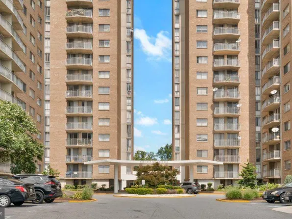 1836 Metzerott Rd APT 708, Hyattsville, MD 20783