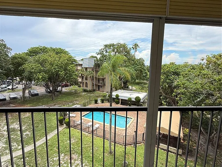 5961 N Falls Circle Dr #408 — Photo 1