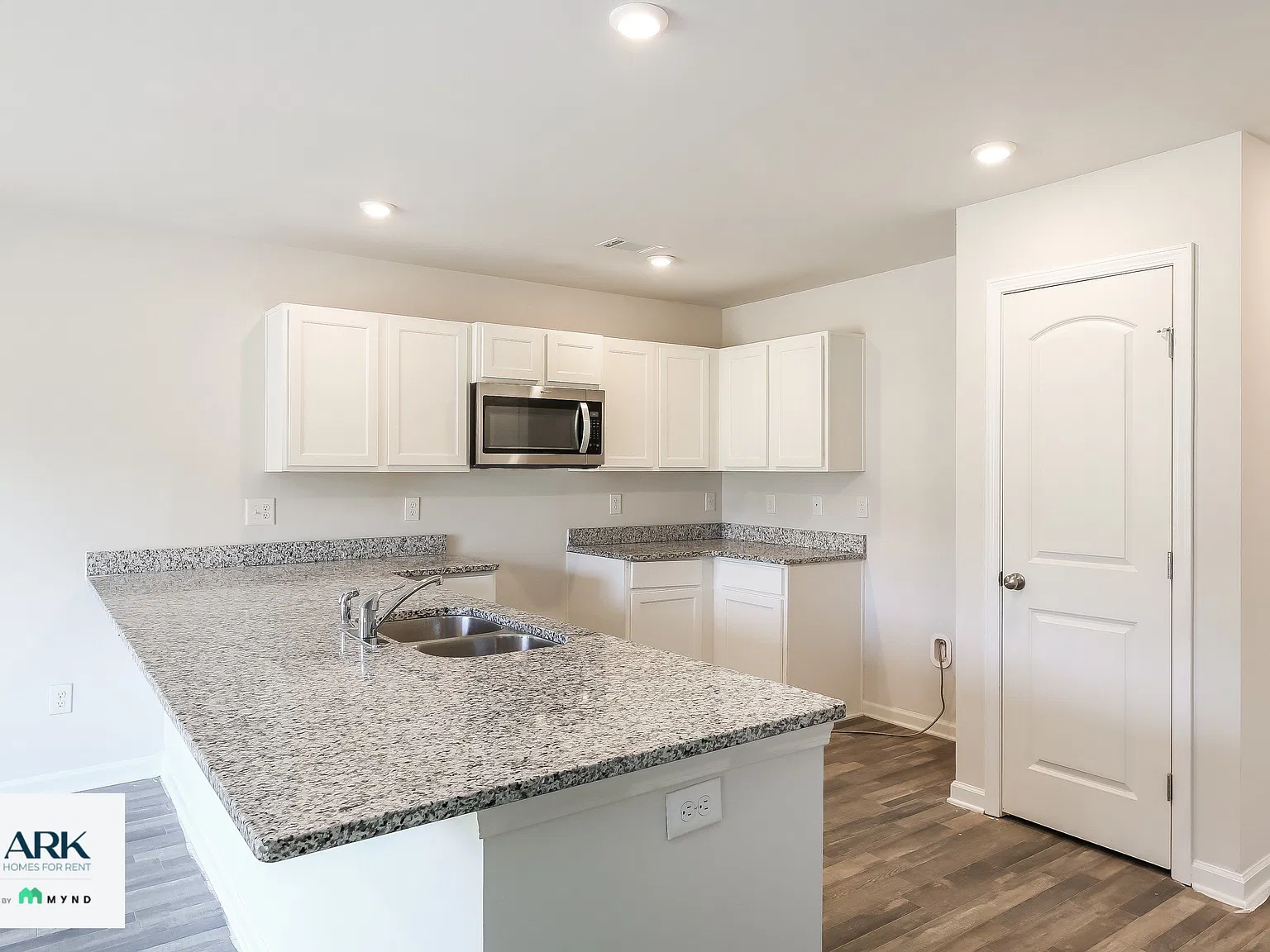 5 bed, 3.0 bath, 2180 sqft, $2,095 — Photo 4