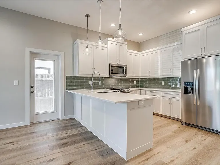 3303 Ryan Ave — Photo 3