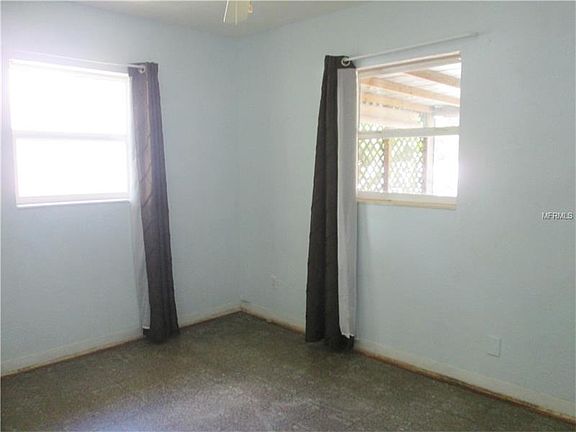 5th image of 211 SE Madison Cir N