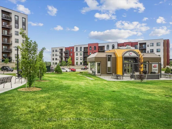 4 Spice Way #213, Barrie, ON L9J 0M2