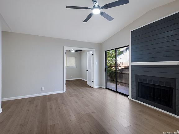 3rd image of 6723 Hickory Springs Dr