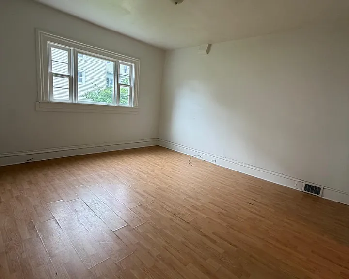 38 E Albany St — Photo 7