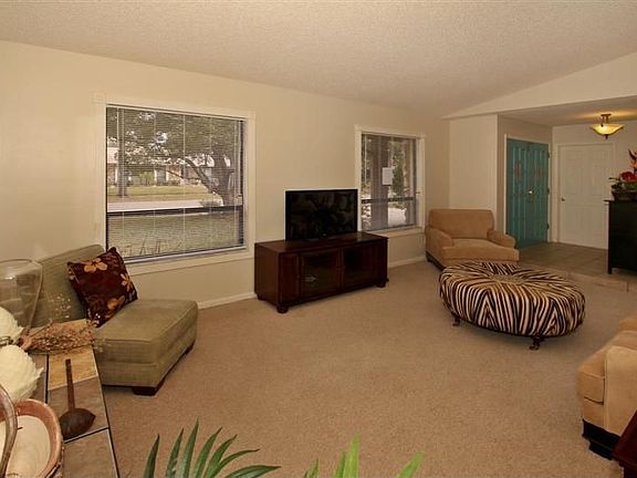 4th image of 4016 Tamarisk Way
