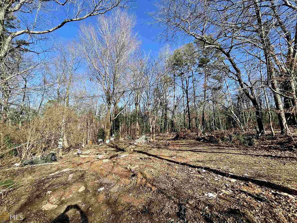2nd image of 600 Robertson Loop Rd