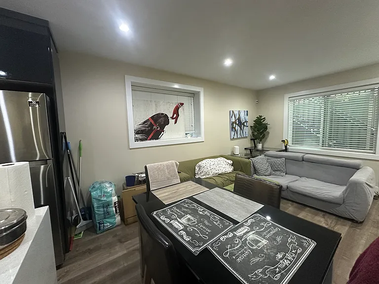 1740 Howard Ave — Photo 18