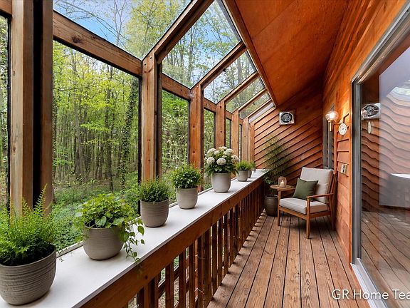 4th image of 16296 Red Pine Ct