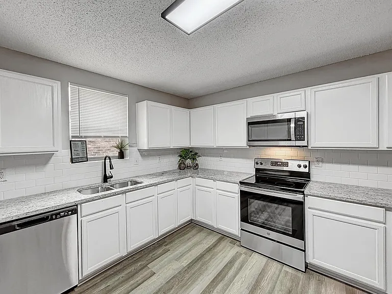 1532 Golden Grass Dr — Photo 12
