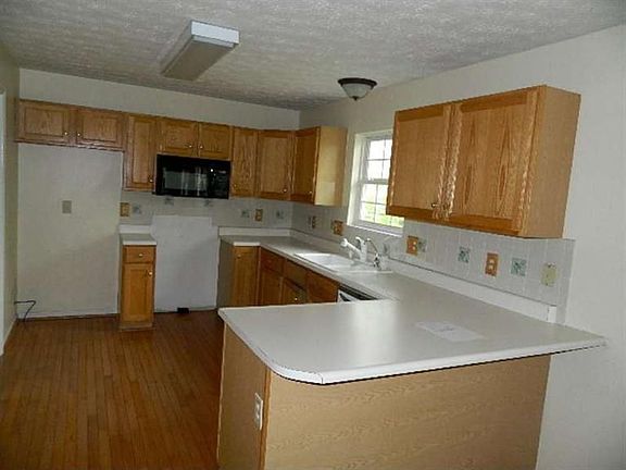 5th image of 1298 Poplar Hill Dr