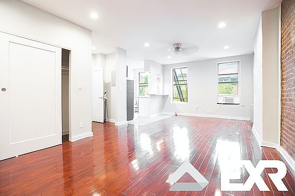 1st image of 196 Sackett St APT 3R