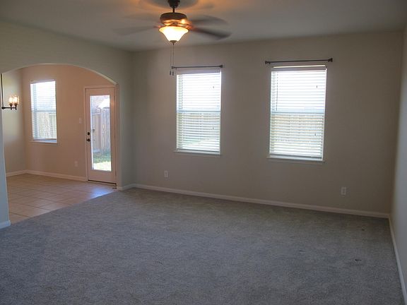 4th image of 1600 Breanna Ln