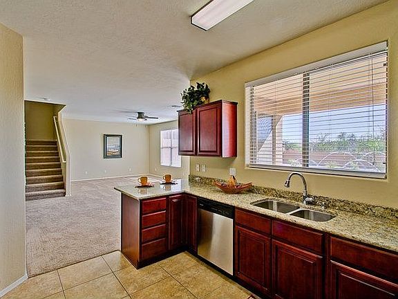 3rd image of 33465 N North Butte Dr