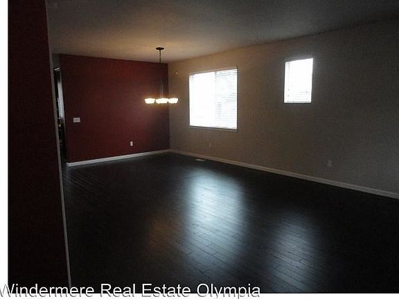 3rd image of 3907 Steinerberg St SE