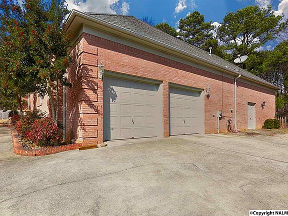 4th image of 135 Windingham Dr
