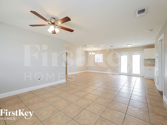 3rd image of 2326 Barcelona Ave