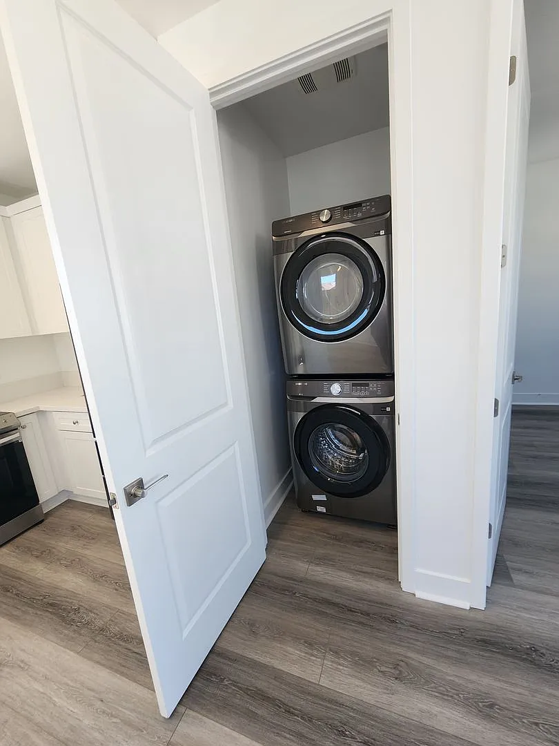 1 Bed/1Bath Upstairs Apartment Located in the SLO Ranch Area — Photo 4