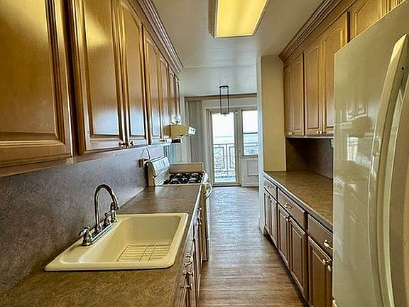 2nd image of 2944 W 5th St APT 23C