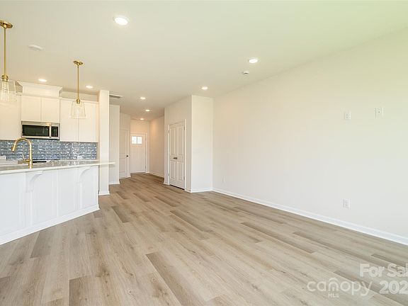 4th image of 408 Quartz Hill Way
