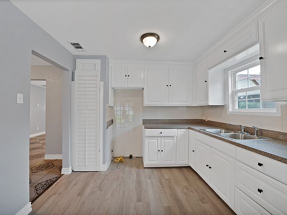 5th image of 3449 Gordon Ave