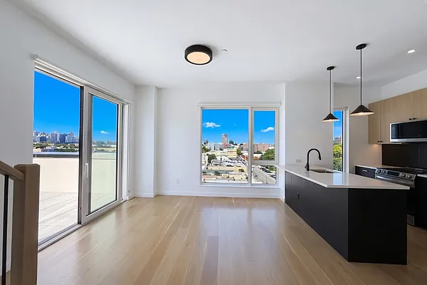 Living room, photo 2