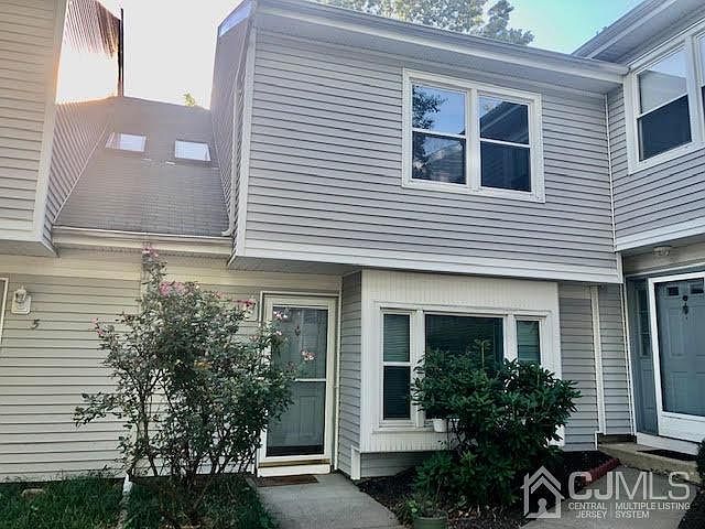 1st image of 4 Dallenbach Ln