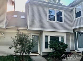 4 Dallenbach Ln, East Brunswick, NJ 08816