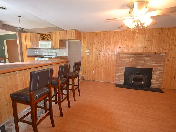 3rd image of 7702 Chapman Dr