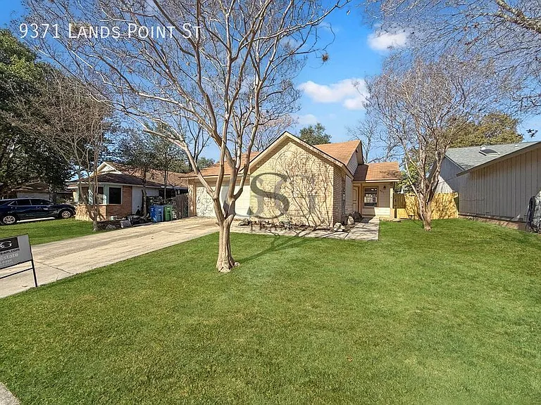 9371 Lands Point St — Photo 1