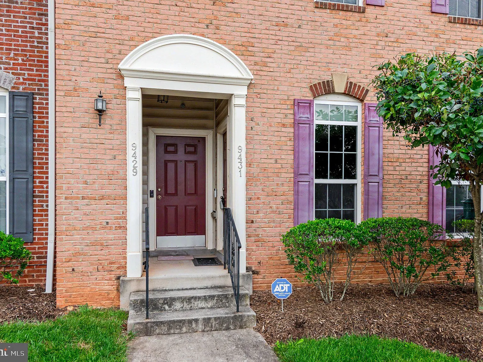 3 bed, 2.5 bath, 1800 sqft, $2,600 — Photo 3