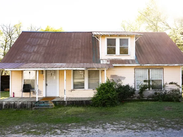 206 N Market St, Saint Jo, TX 76265
