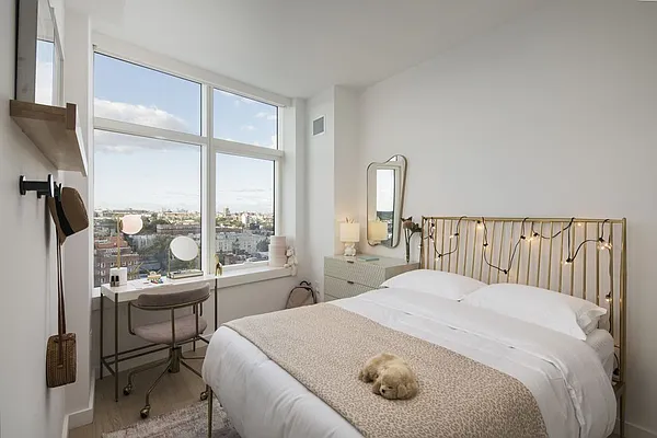 Rented by The Moinian Group | media 28