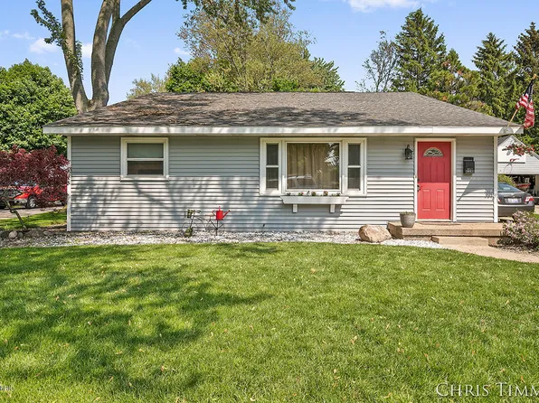 227 S Peck St, Zeeland, MI 49464