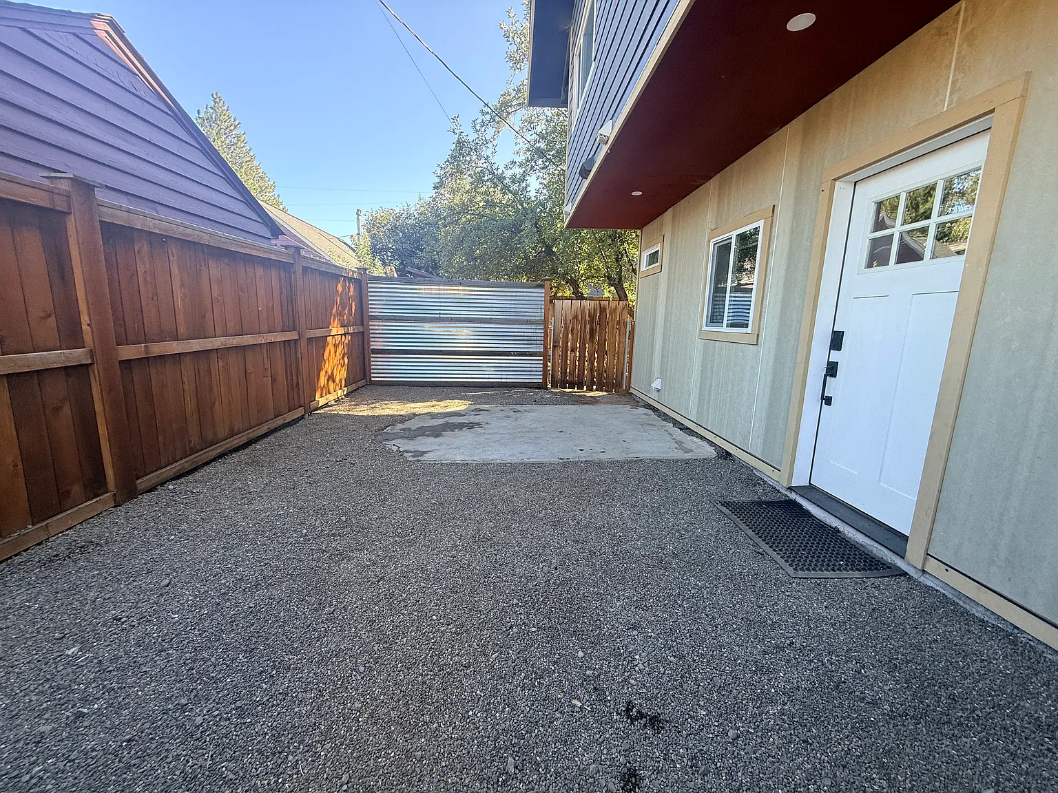 Studio, 250 sqft, $1,600 — Photo 2