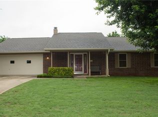 2011 S 11th St, Rogers, AR 72758