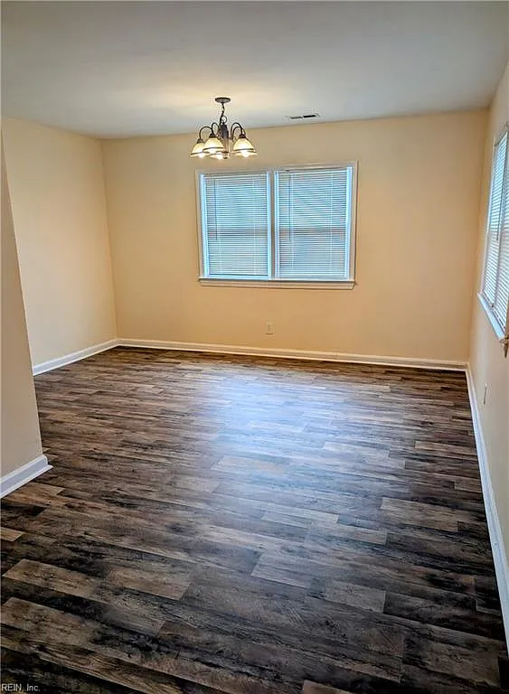 3 bed, 1.5 bath, 1353 sqft, $1,900 — Photo 4