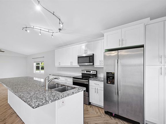 2nd image of 620 NW 21st Avenue