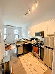 Rented by R New York