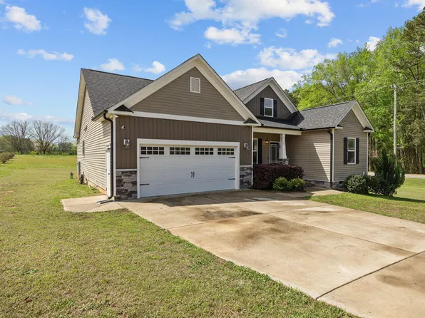 24 Carolina Landing Dr, Zebulon, NC 27597