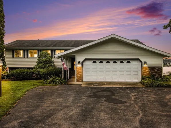 61840 Bayshore Dr, Sturgis, MI 49091